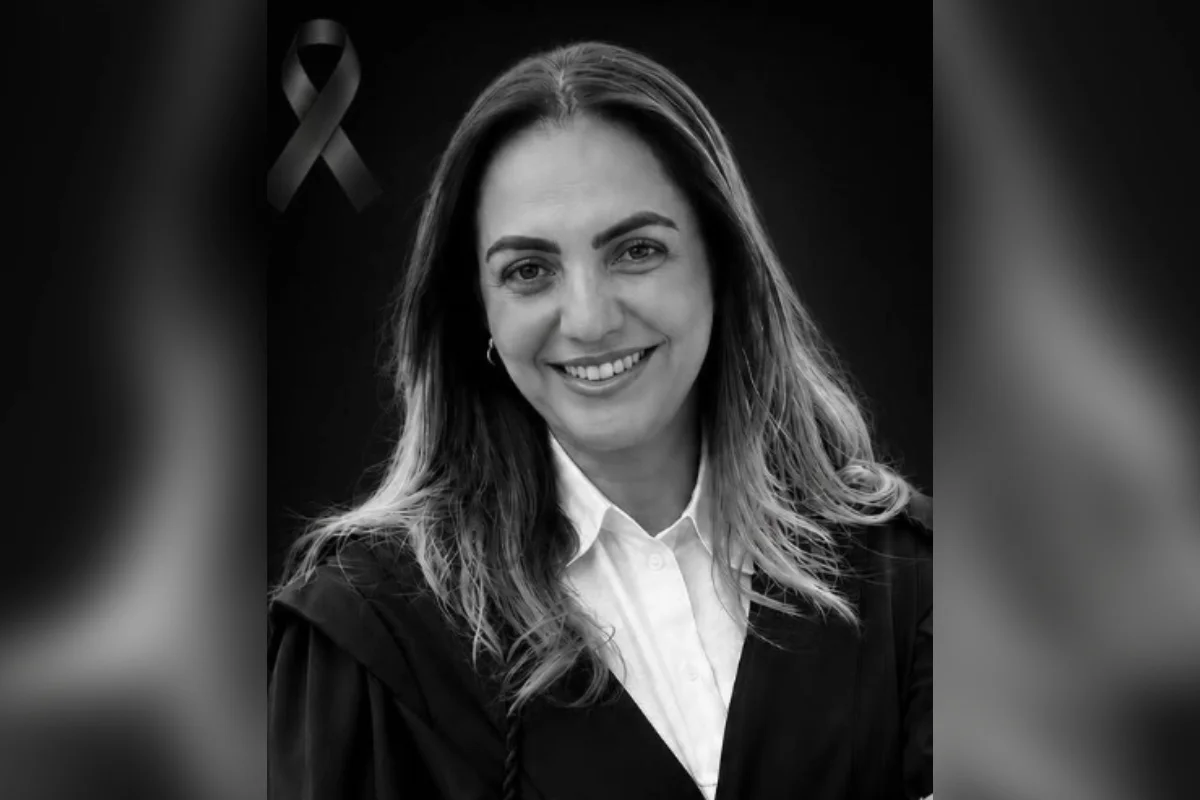 A advogada criminalista Ana Paula Rocha foi morta a tiros pelo ex-marido em MG A advogada criminalista Ana Paula Rocha foi morta a tiros pelo ex-marido em MG