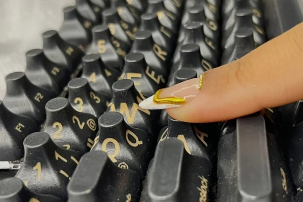 Teclado DeLiz para unhas grandes - Metrópoles