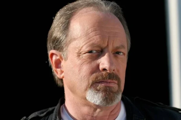 Danny Hicks, de Homem-Aranha 2 e Uma Noite Alucinante 2, morre aos 68 anos