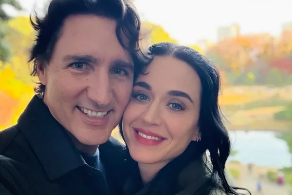 Katy Perry vive romance com Trudeau no Japão e fãs comparam com Bloom