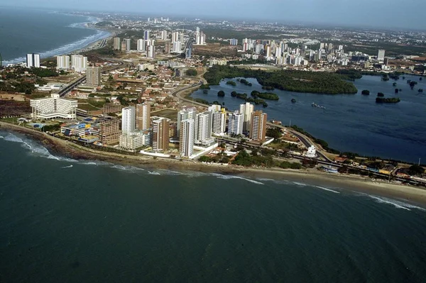 À coluna, Prefeitura de São Luís comenta polêmica de “praia segregada”