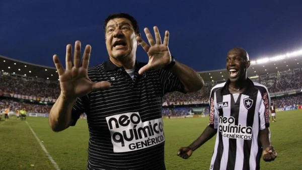 Joel Santana diz que aceitaria convite para treinar o Botafogo