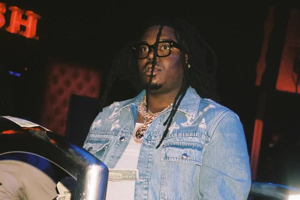 Imagem colorida do Rapper Lucki - Metrópoles.