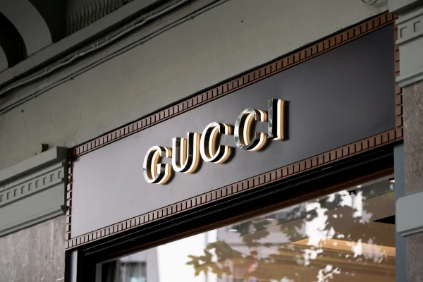 Fachada da loja da Gucci em Atenas, na Grécia