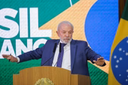 Lula: "Vamos continuar teimando em negociação. Não queremos conflito. Agora o que precisamos exigir é soberania nossa é intocável"
