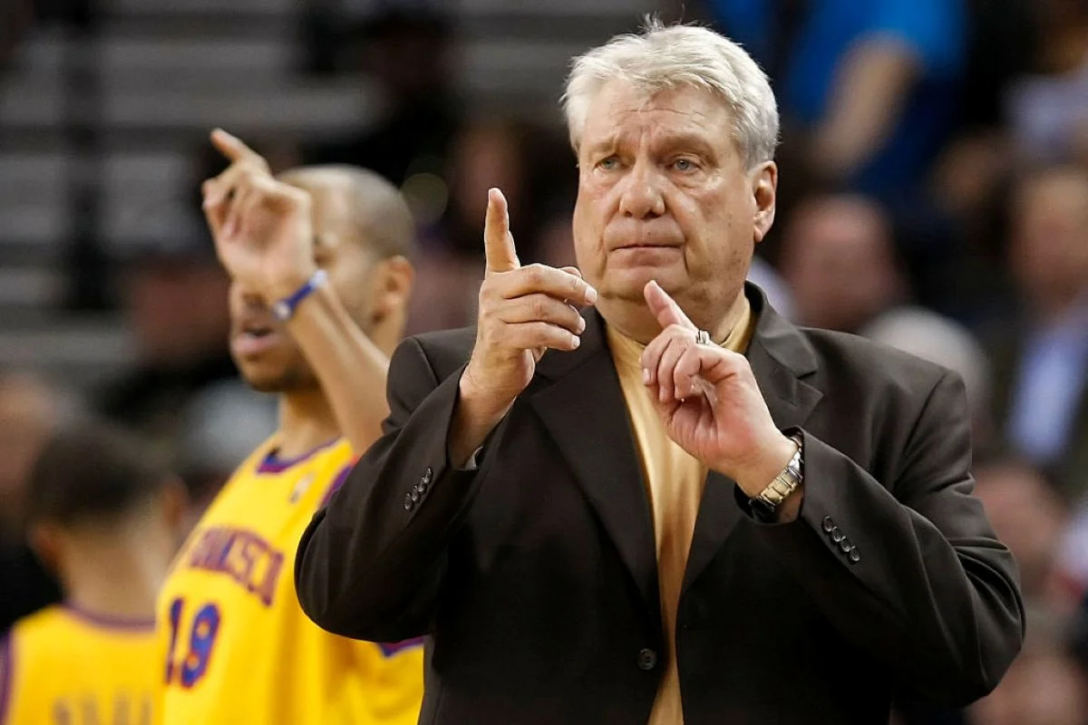 Don Nelson, ex-jogador e treinador pioneiro da NBA, morre aos 86 anos