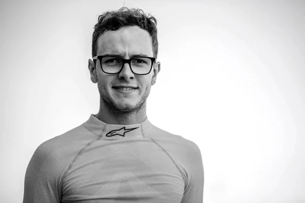 Vídeo: Anthoine Hubert morre após acidente na Fórmula 2, na Bélgica