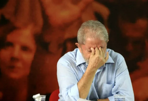 Fachin nega novo pedido da defesa de Lula para tentar evitar prisão