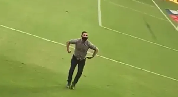 Funcionário do Atlético-MG é suspeito de fazer gestos racistas após decisão