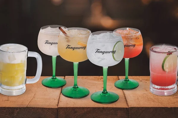 Outback lança linha de gim tônicas e renova menu de drinques