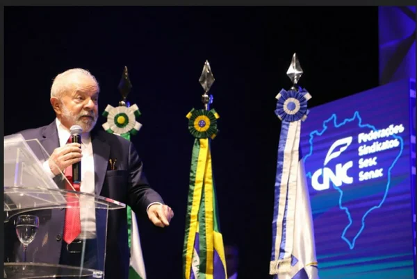 Lula discursa na CNC