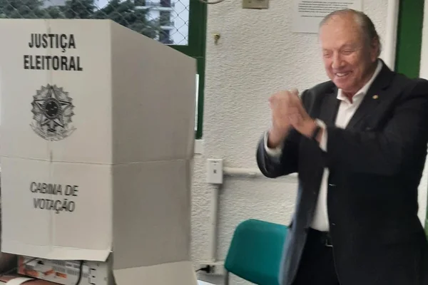 Eymael, candidato à Presidência, vota em São Paulo