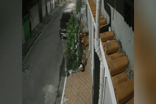 Jovem arremessado em perseguição no Guarujá foi morto por PM