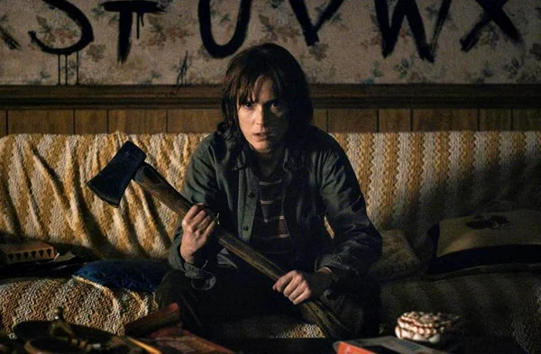 Cinco motivos para ver a série “Stranger Things”, com Winona Ryder