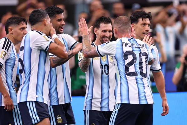 Seleção argentina comemorando vitória contra Áustria