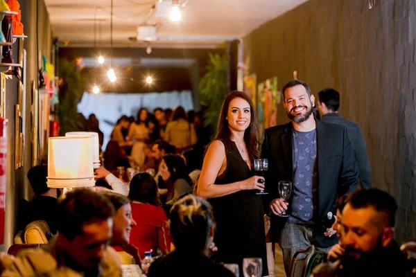 Projeto Hidden ocupa passagem subterrânea na Avenida das Nações