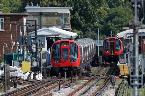Polícia identifica suspeito de ataque no metrô londrino, diz imprensa
