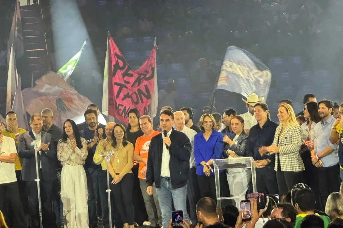 Flávio Bolsonaro (PL) participa de convenção de Tarcísio em SP Flávio Bolsonaro (PL) participa de convenção de Tarcísio em SP