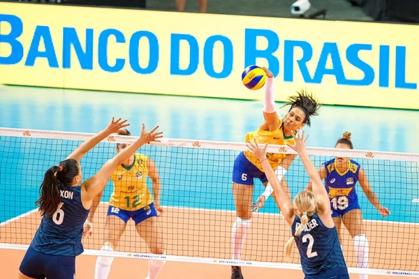 Ana Paula Borgo durante disputa pela Liga das Nações - Metrópoles