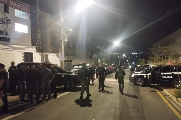 Operação Hitman, da Polícia Civil, prendeu PM e GCM suspeitos de integrar célula do Comando Vermelho no interior de SP - Metrópoles