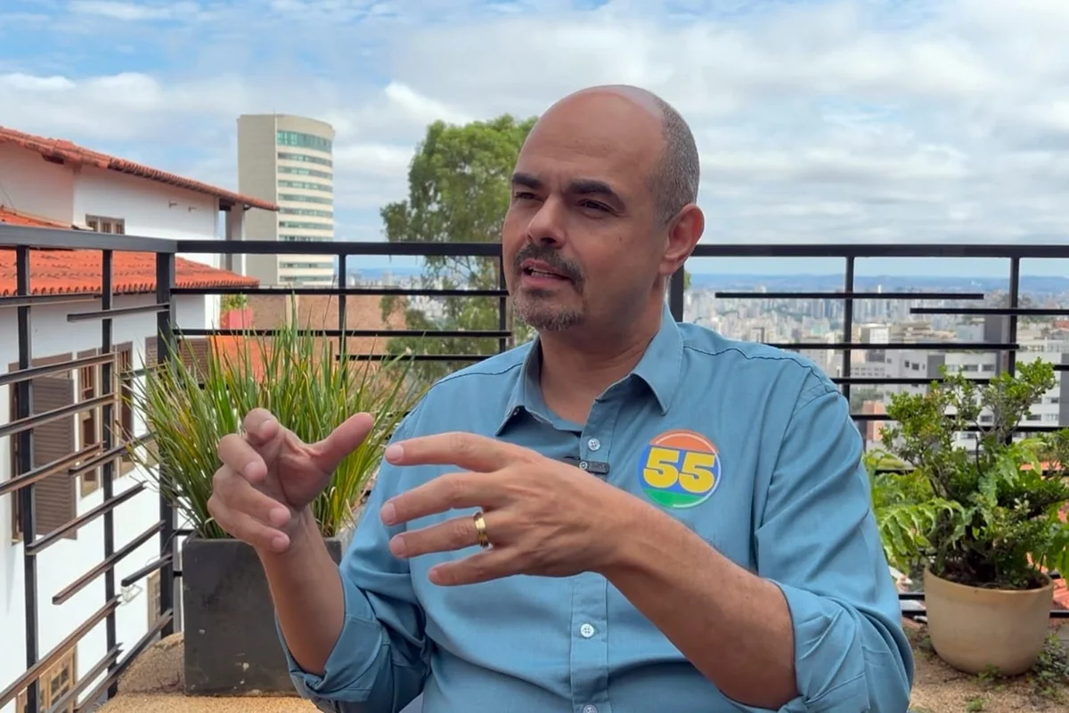 Cobrado por Cleitinho, Simões diz que "ajustes" nas contas cabem a sucessor