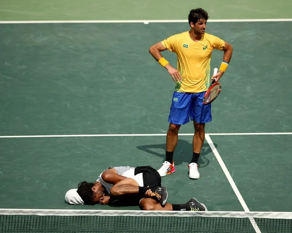 Bellucci vence pela 1ª vez em Olimpíadas, após adversário torcer o pé