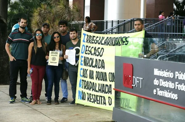 Candidatos pedem ao MP anulação do concurso dos bombeiros no DF
