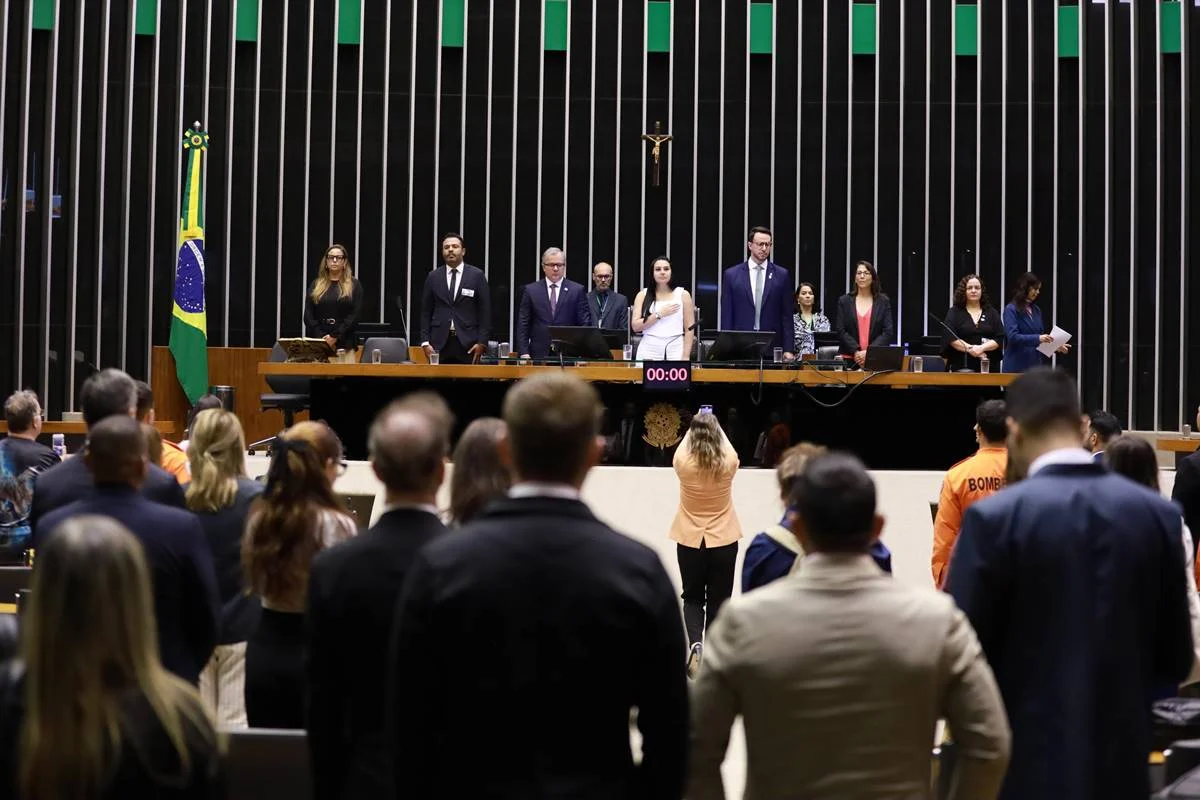 Sessão solene sobre prevenção contra maus-tratos aos animais, na Câmara dos Deputados, realizada nesta quarta-feira (23/4) Sessão solene sobre prevenção contra maus-tratos aos animais, na Câmara dos Deputados, realizada nesta quarta-feira (23/4)