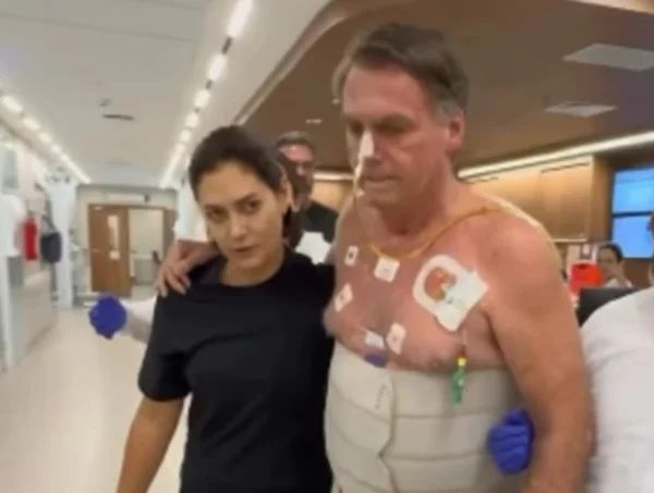 Michelle fez apelo à servidora do STF que notificou Bolsonaro na UTI