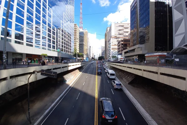 Imagem mostra a Avenida Paulista, em São Paulo. Feriado - Metrópoles