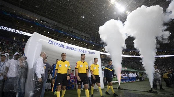 O Brasileirão voltou. E a arbitragem, como se saiu?