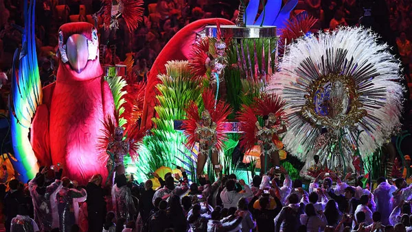 Samba e festa marcam Cerimônia de Encerramento da Rio-2016