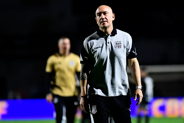 Márcio Zanardi, técnico da Ponte Preta