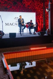 Daniel Valadão recepcionou os convidados com músicas nacionais e internacionais Daniel Valadão recepcionou os convidados com músicas nacionais e internacionais