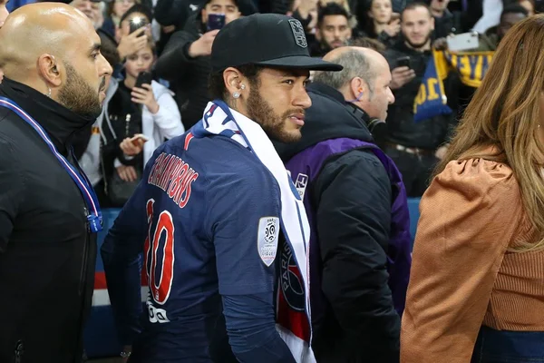 Dono do PSG quer compromisso de Neymar: “Ninguém o obrigou a assinar”
