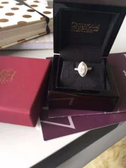 Mulher leiloa aliança no eBay após ex-noivo se assumir gay - imagem 4 Mulher leiloa aliança no eBay após ex-noivo se assumir gay - imagem 4