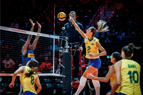 Seleção feminina de vôlei derrotou a Itália- Metrópoles