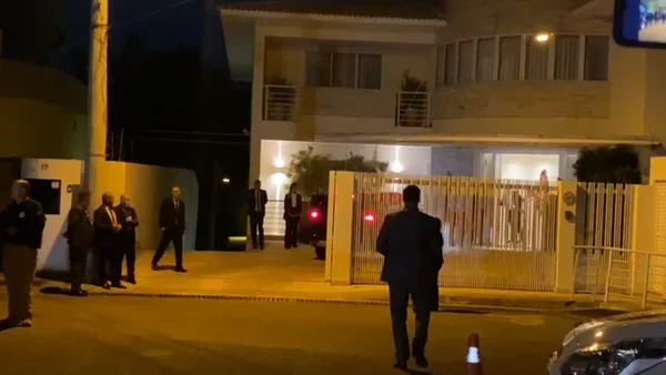 Chegada de Lula à casa de Barroso