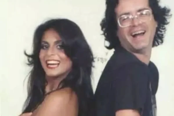 Imagem colorida antiga mostra Gretchen e Mister Sam - Metrópoles