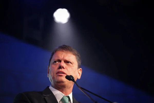 Governador Tarcísio de Freitas