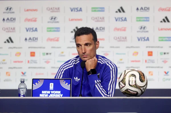 Imagem colorida de Lionel Scaloni, téncico da argentina na copa de 2026- Metrópoles