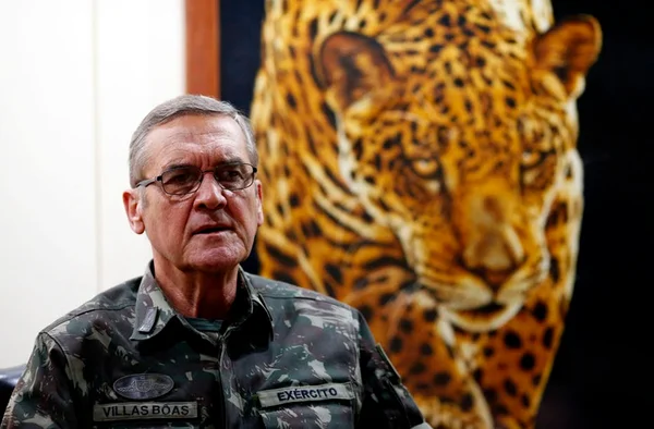 Villas Bôas volta a criticar Olavo: “Tem participação nas crises do governo”