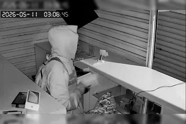 Ladrões são flagrados levando mais de 20 iPhones em loja de Taguatinga