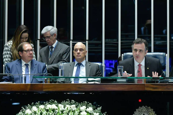 comissão de juristas entrega anteprojeto do código civil ao presidente do senado - Metrópoles