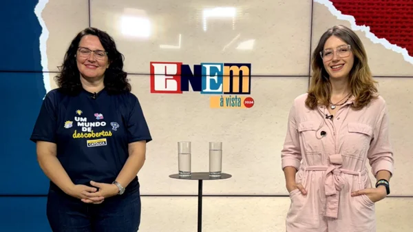 Foto colorida da gravação de um episódio do videocast Enem à Vista - Metrópoles