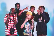 <b> Recayd Mob </b> — O grupo, formado por Difideliz, Derek, Jé Santiago, Mc Igu e Klyn, lançou um dos traps do ano - "Plaqtudum", que já conta com mais de 25 milhões de visualizações no YouTube, um dos maiores números do gênero na plataforma <b> Recayd Mob </b> — O grupo, formado por Difideliz, Derek, Jé Santiago, Mc Igu e Klyn, lançou um dos traps do ano - "Plaqtudum", que já conta com mais de 25 milhões de visualizações no YouTube, um dos maiores números do gênero na plataforma