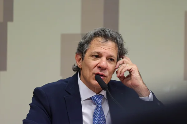Ministro da Fazenda, Fernando Haddad, é ouvido pela comissão mista que analisa a Medida Provisória (MP) 1303 25, que tributa aplicações financeiras e ativos virtuais Metropoles