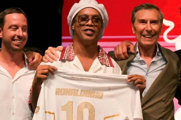 Foto colorida de Ronaldinho Gaúcho - Metrópoles