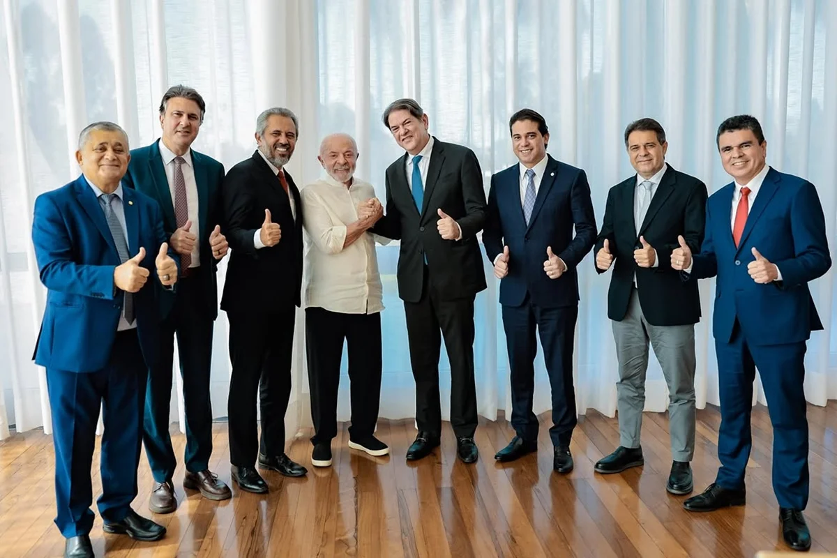 Em reunião com Lula, Cid Gomes decide disputar reeleição ao Senado