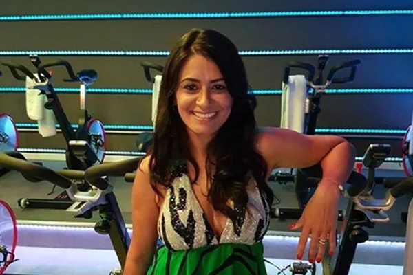 Mulher morre após ser atropelada pelo próprio carro